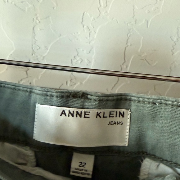 Anne Klein|Chino shorts in olive khaki tone,plus size 22•••NWT,summer staple - Picture 9 of 13